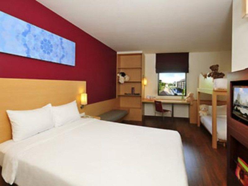 Ibis Bangkok Riverside Εξωτερικό φωτογραφία