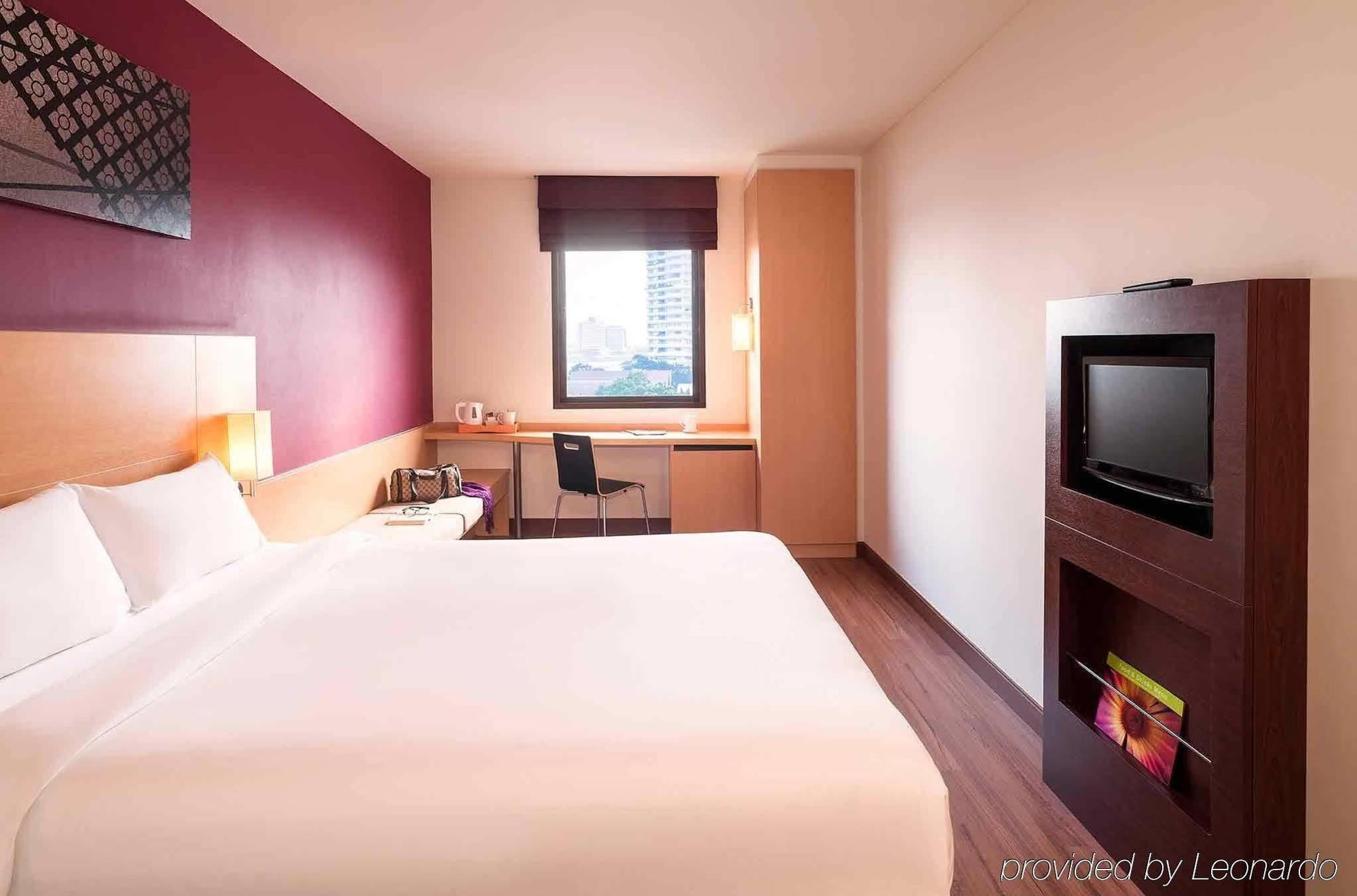 Ibis Bangkok Riverside Εξωτερικό φωτογραφία